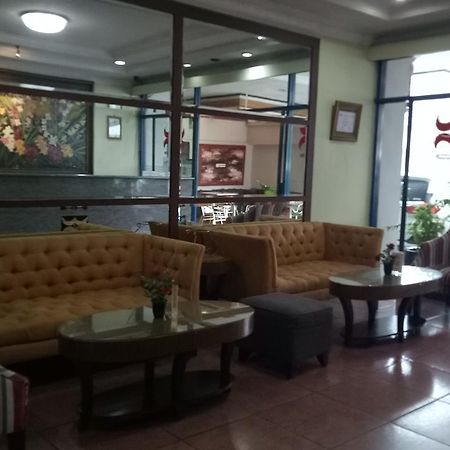 Hotel Mirah Sartika Богор Экстерьер фото
