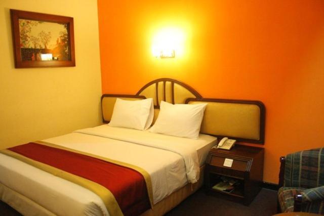 Hotel Mirah Sartika Богор Номер фото